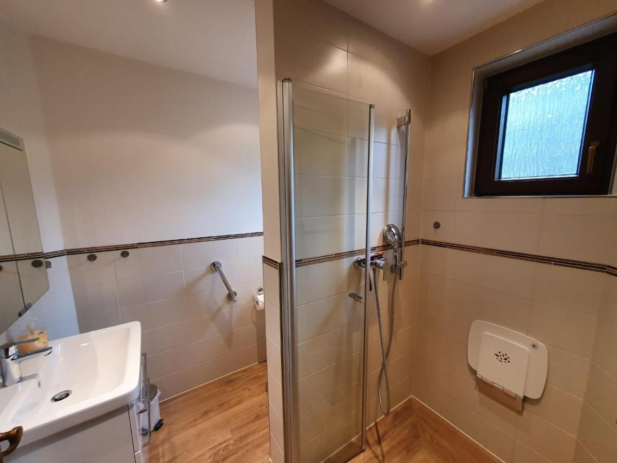 Haus Monika Apartment Целтинген-Рахтиг Екстериор снимка